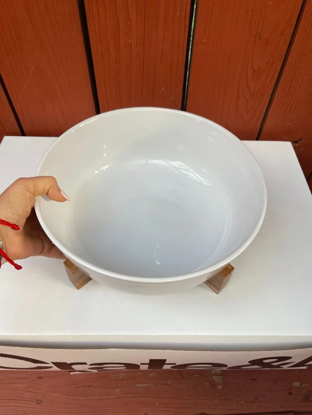NIB Crate&Barrel Oven-to-Table Serving Bowl with Dark Wood Trivet